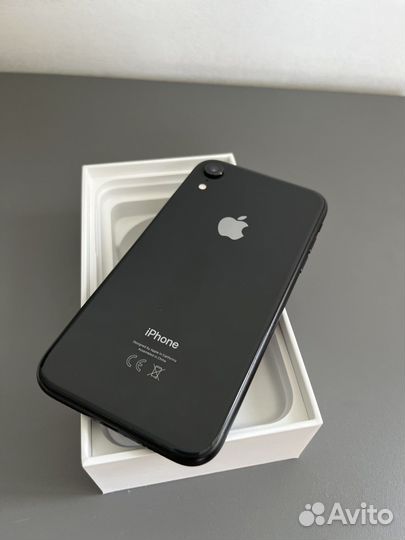 Телефон iPhone XR