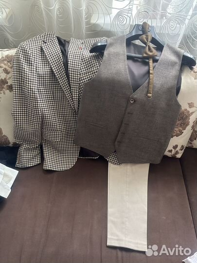 Мужской костюм тройка 46
