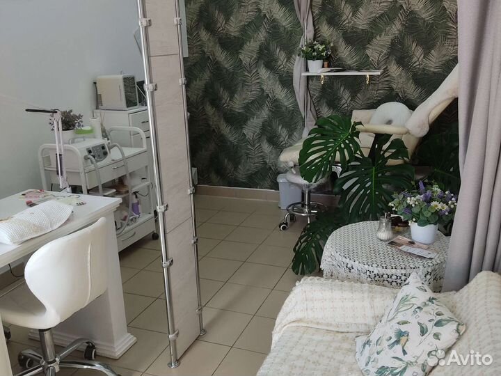 Маникюр, педикюр в уютной студии