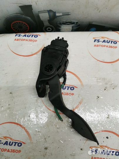 Педаль газа Suzuki Sx4 1.6 M16A 2012