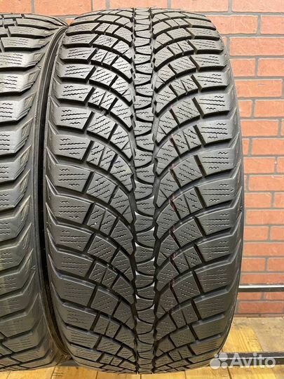 Kumho WinterCraft WP71 235/45 R19 99V