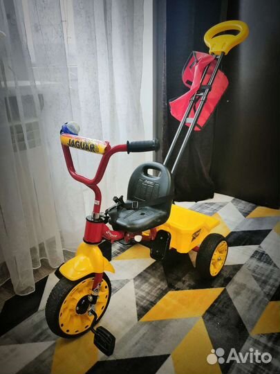 Детский трехколесный велосипед