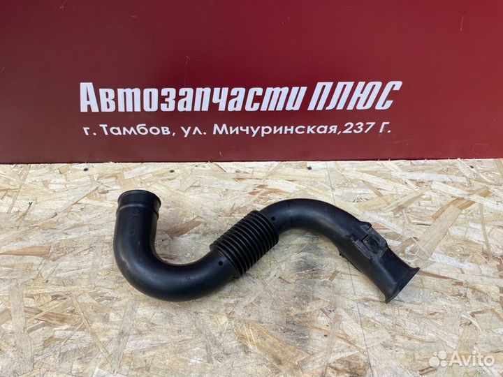 Патрубок воздушного фильтра Renault Logan