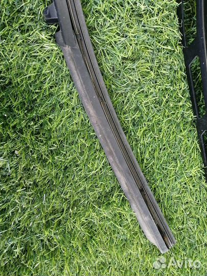 Дворник Audi A8 D4 2010