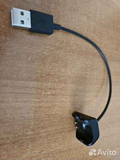 Кабель для зарядки фитнес-браслета