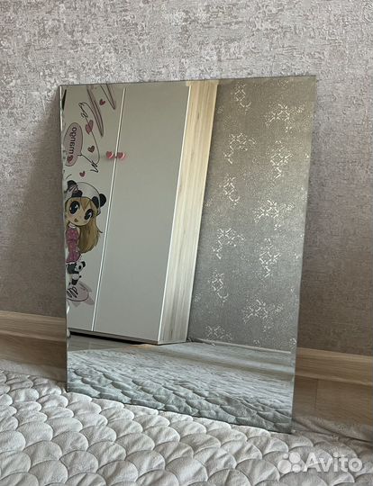 Зеркало настенное