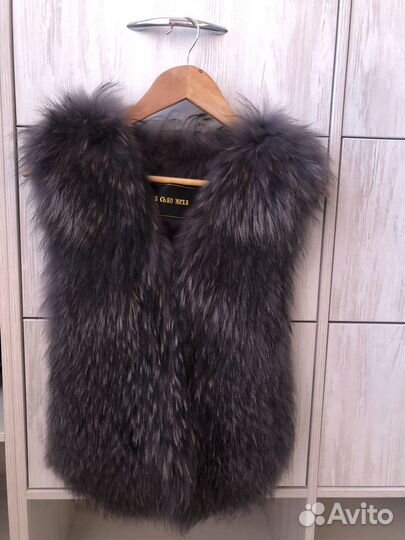 Меховая жилетка из чернобурки