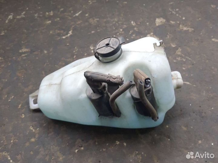Бачок омывателя Renault clio 1