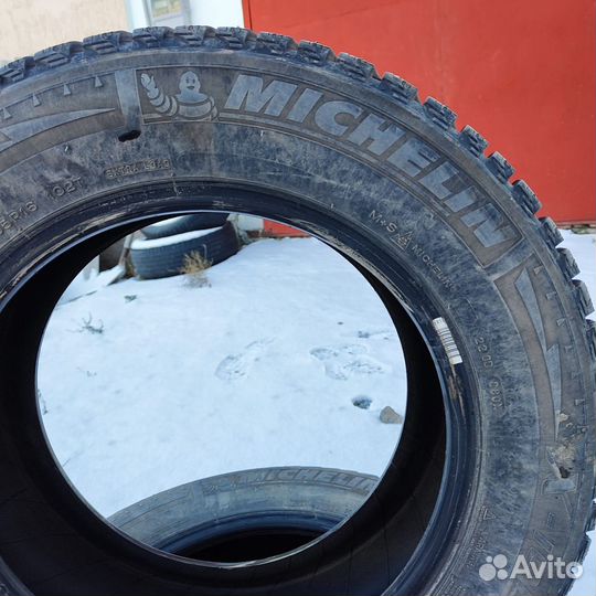 Michelin X-Ice North 215/65 R16