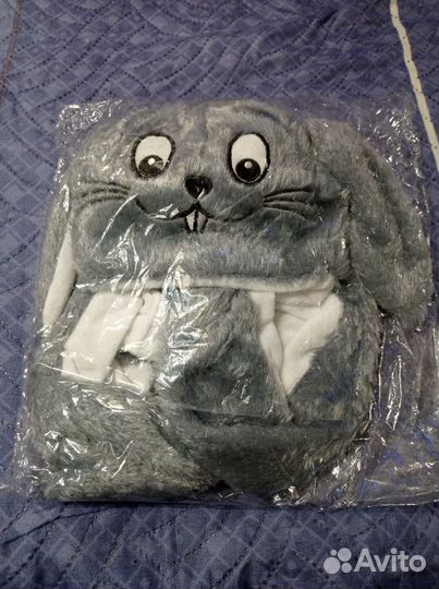 Шапка с поднимающимися ушками зайчик