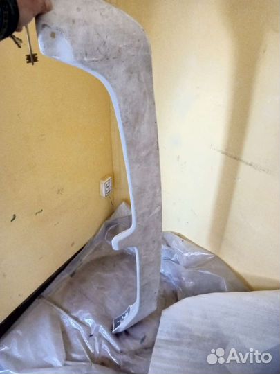 Спойлер nissan Серена