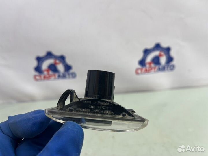 Повторитель поворота в крыло левый Opel Astra H