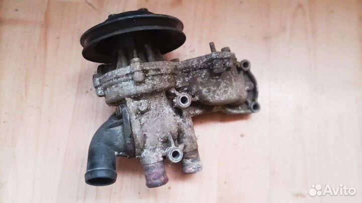 Помпа, водяной насос golf2 1.8