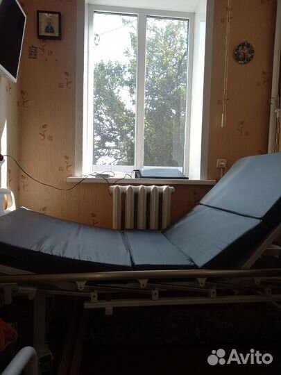 Медицинская кровать функциональная