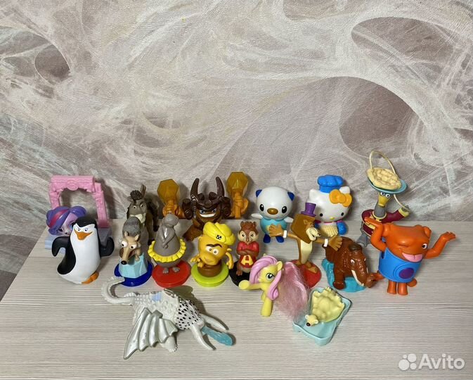 Игрушки из Макдональдс и игрушки из кинотеатра