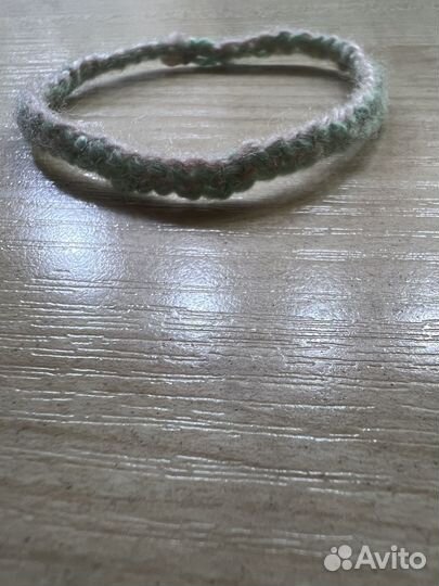 Вязаный браслетик