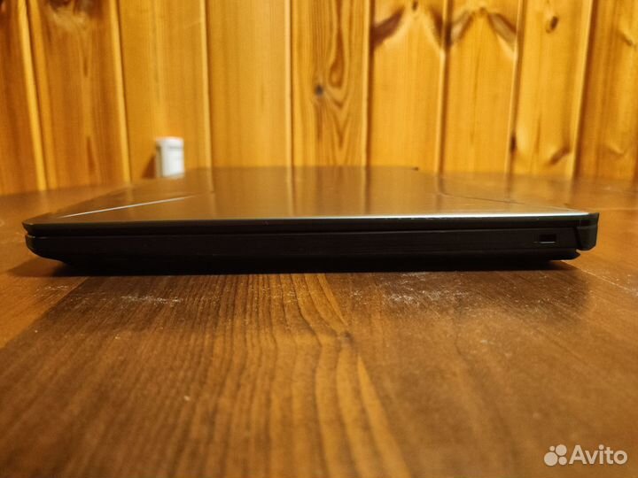 Продаю игровой ноутбук asus