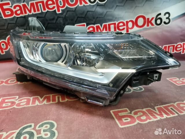 Фара передняя правая Mitsubishi Outlander
