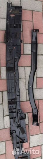 Усилитель заднего бампера Toyota Lend Cruiser 200