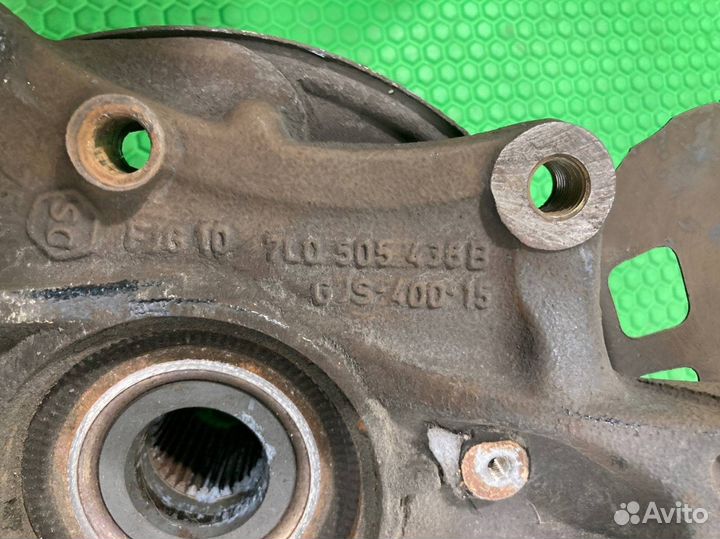 Кулак поворотный задний правый Volkswagen Touareg