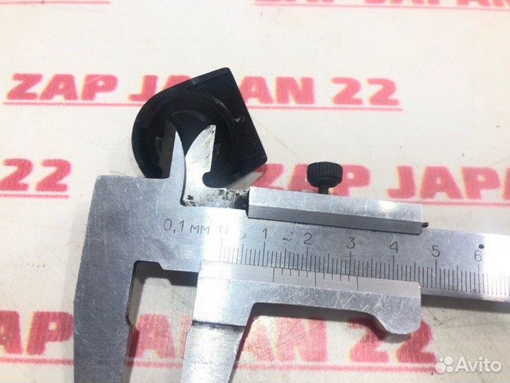 Заглушка дворника передняя Toyota