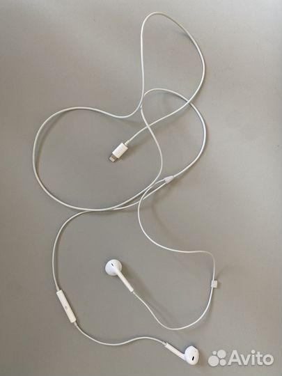 Наушники для iPhone проводные
