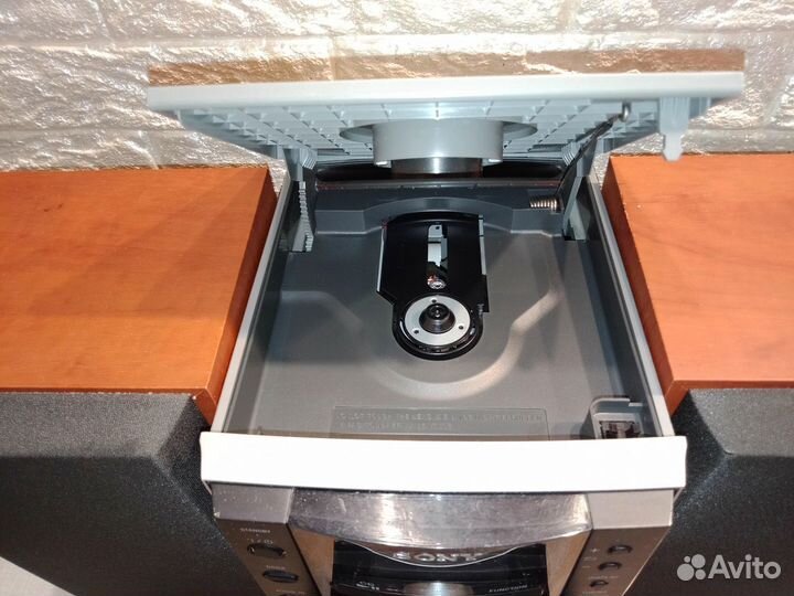 Музыкальный центр Sony CMT-EH10