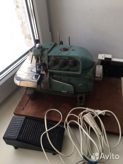 Оверлок промышленный