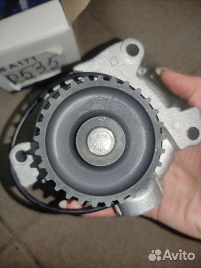 Насос водяной Audi 80/90/100/A6 2.2-2.3 90-97