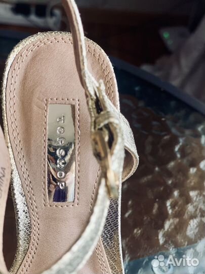 Босоножки 35 золотистые