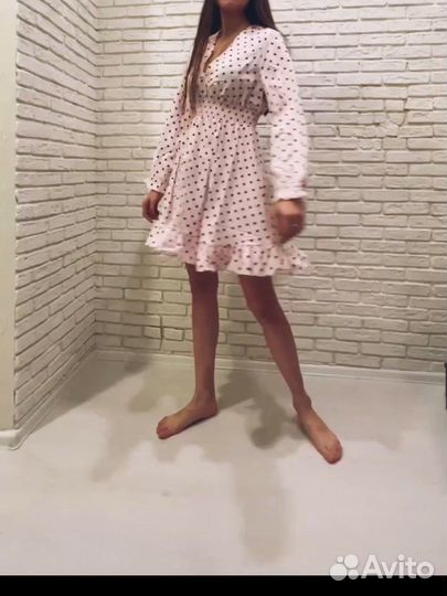 Костюмы, платья