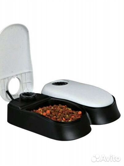 Автоматическая кормушка для животных с таймером