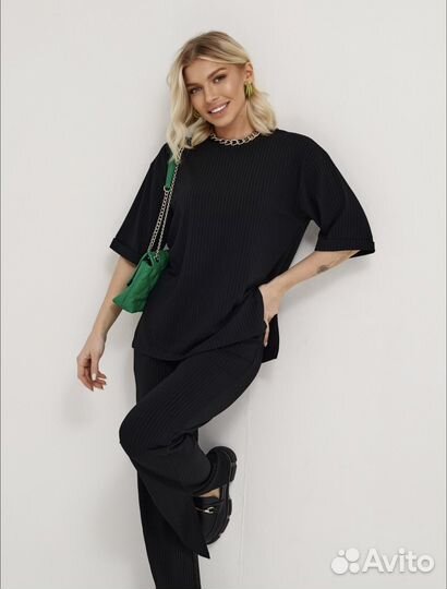 Костюм женский новый