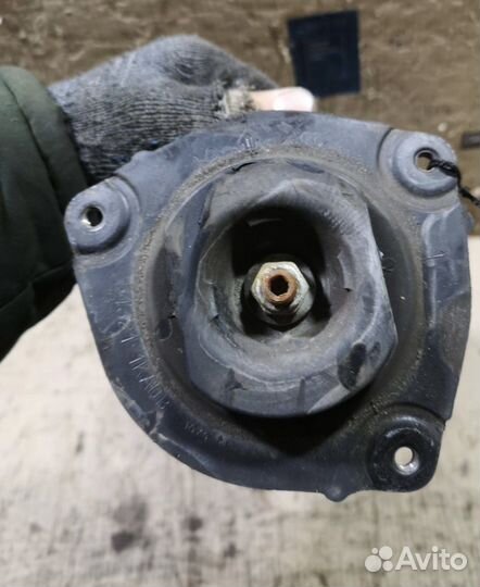 Стойки передние Nissan Juke yf15