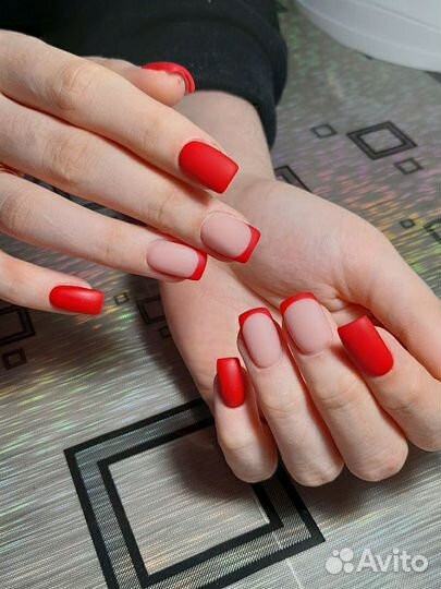 Маникюр,педикюр