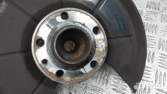 Ступица задняя левая volvo V70 3 (YBE18LZ01)