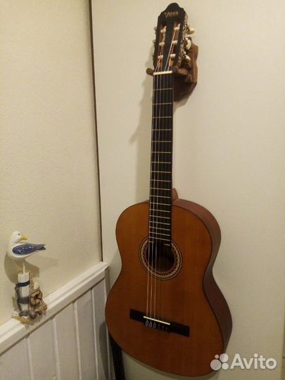 Держатель для гитары ручной работы