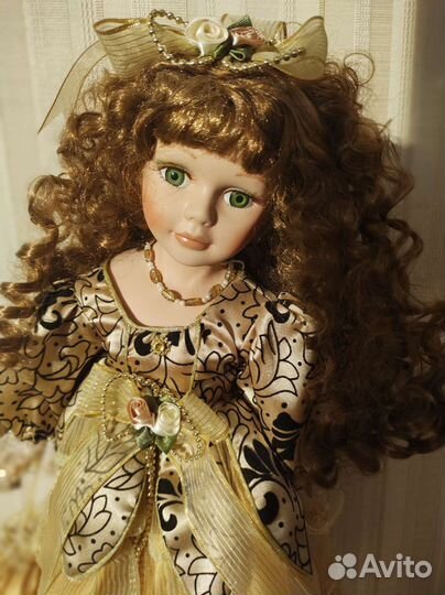 Кукла фарфоровая большая