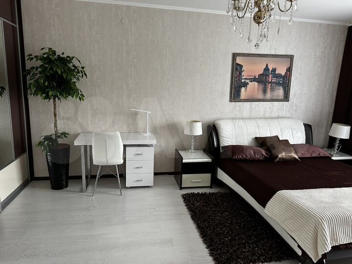 2-к. квартира, 82 м², 3/10 эт.