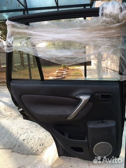 Дверь на RAV -4 2005г