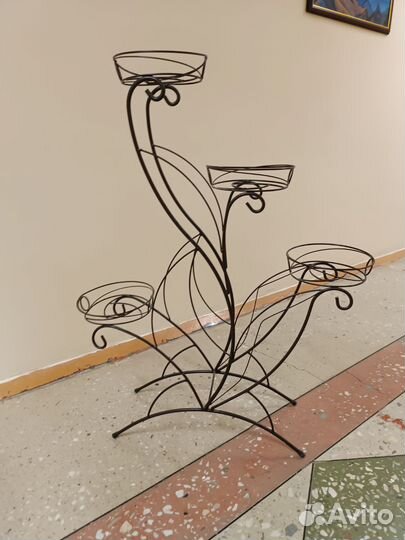 Подставка для цветов напольная металлическая