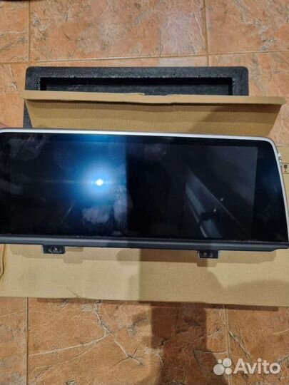 Центральный информационный дисплей BMW