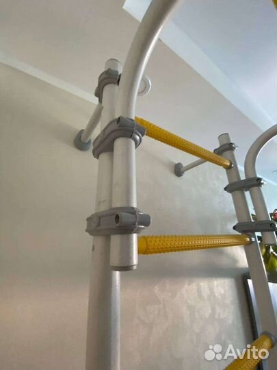 Шведская стенка с турником и брусьями