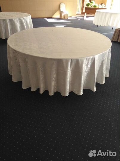 Скатерть круглая белая на банкетный стол 6 шт
