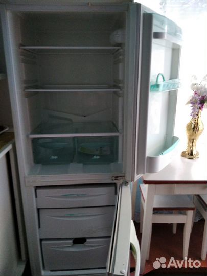 Продам холодильник стинол