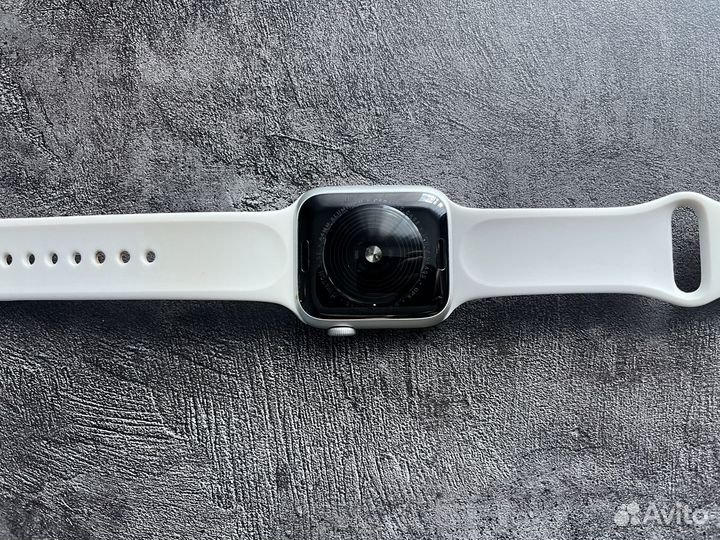 Часы apple watch se 44 mm