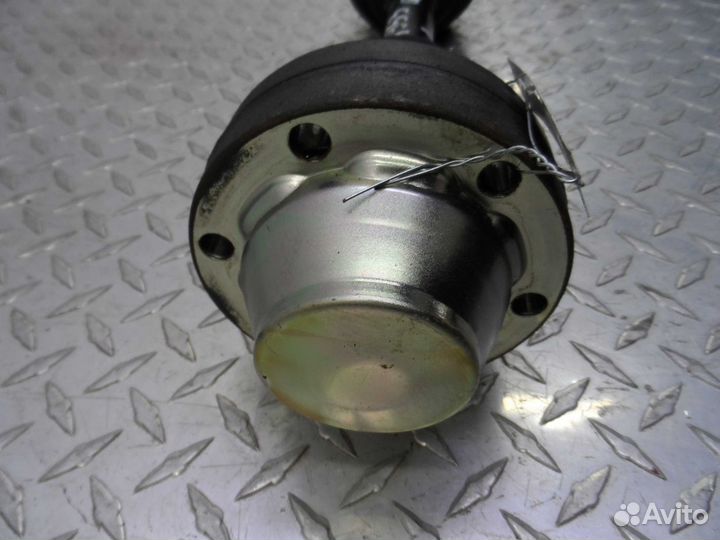 Полуось передняя L Audi Q7 4L 7P0407271C