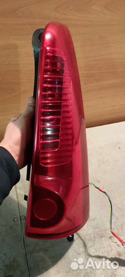 Задние дополнительные фонари largus