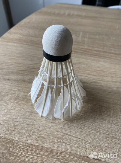 Воланчик из перьев