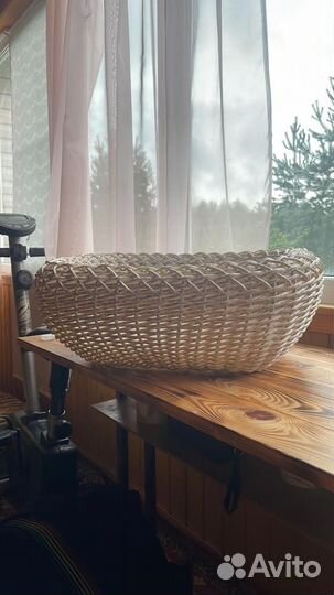 Кашпо из искусственного ратанга